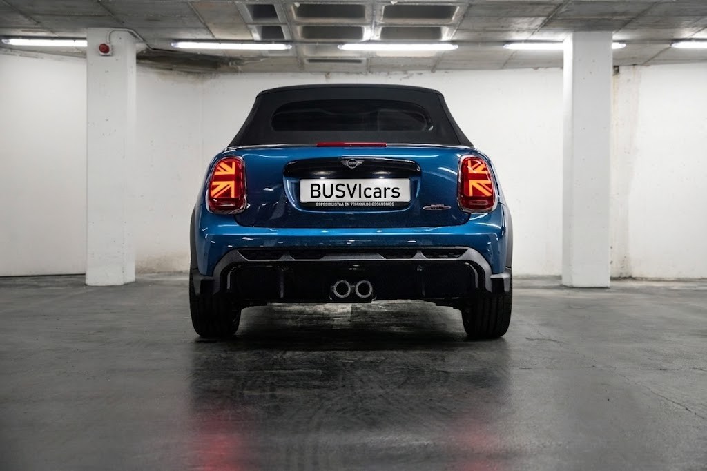 Mini Cooper John Works Cabrio Azul
