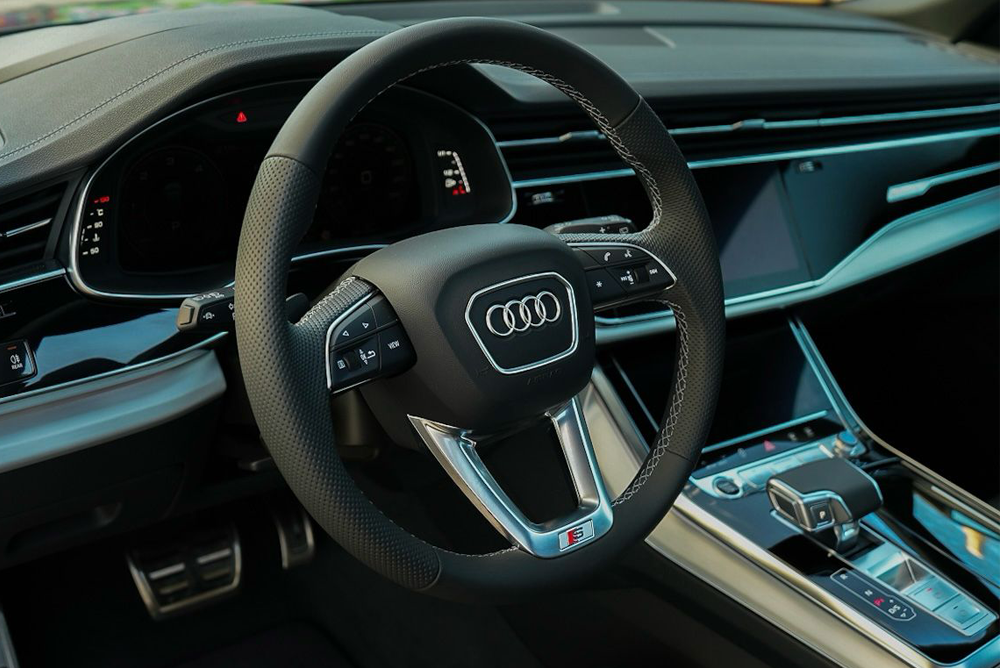 Audi Q8 S Line 3